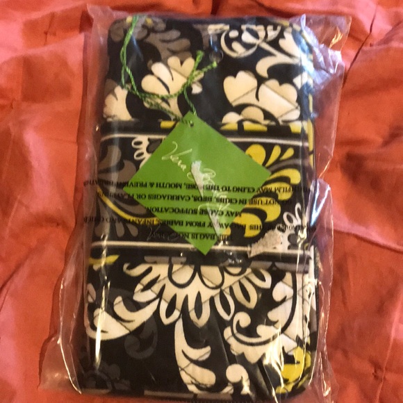 Vera Bradley accordion wallet - Picture 1 of 2